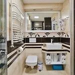 샬레 Komfort Przy Parku Zdrojowym 라프카